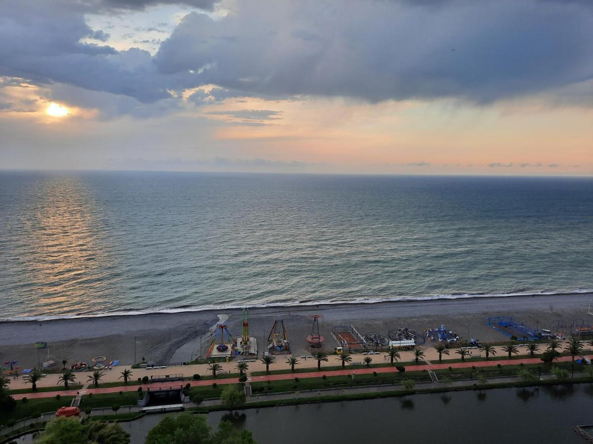 The Best Beach Aparthotel Orbi City Batumi Kültér fotó